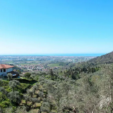 Дом отдыха Locazione Turistica Casa Il Poggio *
