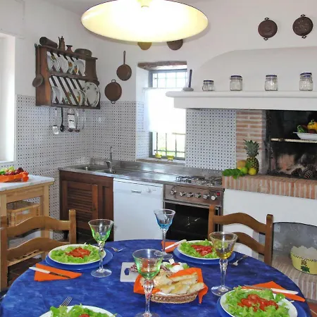 Дом отдыха Locazione Turistica Casa Il Poggio Mommio