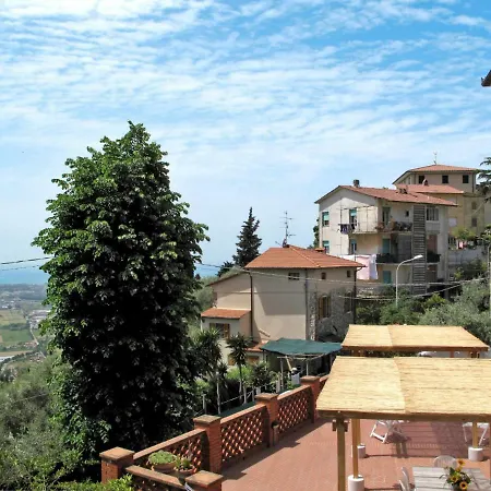 Locazione Turistica Casa Il Poggio Дом отдыха *
