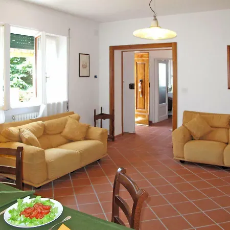 Locazione Turistica Casa Il Poggio Дом отдыха Mommio